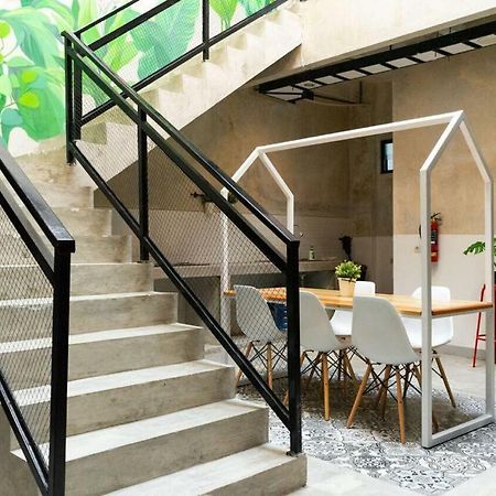 Fybed Aparthotel Semarang Bagian luar foto
