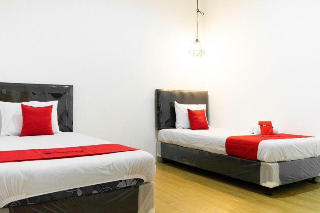 Fybed Aparthotel Semarang Bagian luar foto