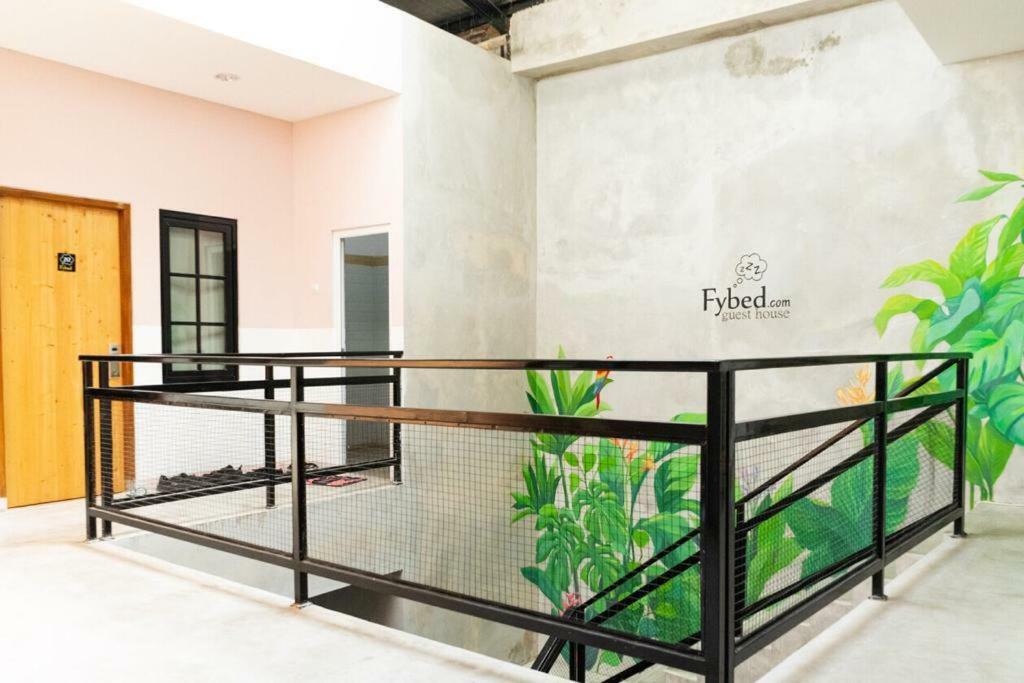 Fybed Aparthotel Semarang Bagian luar foto